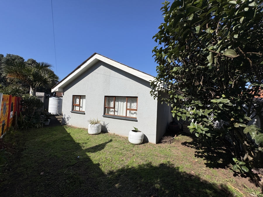 4 Bedroom Property for Sale in Nahoon Beach Eastern Cape
